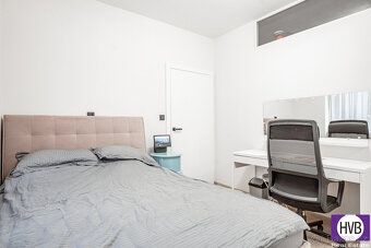 Nabízíme k prodeji zařízený světlý, prostorný byt 4+kk (mome