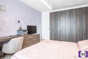 Nabízíme k prodeji zařízený světlý, prostorný byt 4+kk (mome