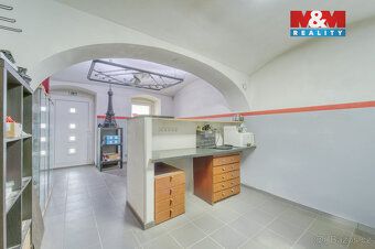 K prodeji nabízíme unikátní objekt v Králův Dvůr (ul. Plzeňs