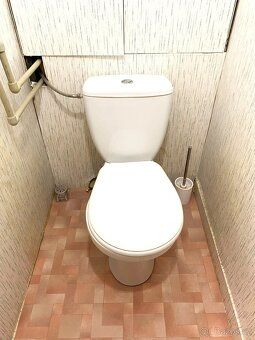 Nabízíme k pronájmu slunný byt o vel. 55m2 ve 3.patře třípod