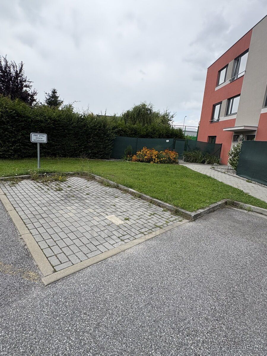 Pronájem parkovacího místa – Včelná, Dolní ulice
Hledáte jis