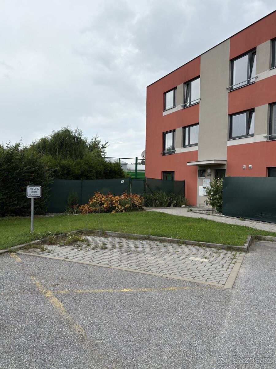 Pronájem parkovacího místa – Včelná, Dolní ulice
Hledáte jis