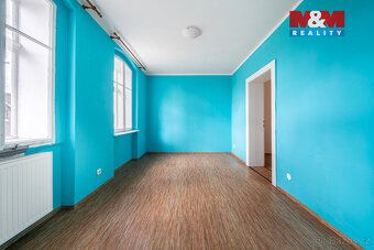 Nabízíme k prodeji rodinný dům o dispozici 5+1 a užitné ploš