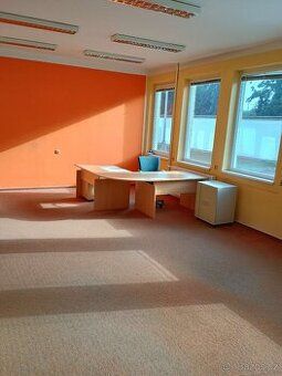 Nabízíme k pronájmu kancelářské prostory o velikosti 16 m² v