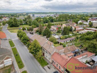 Ev.č. 01111 Nabízíme k prodeji prostorný rodinný dům v klidn