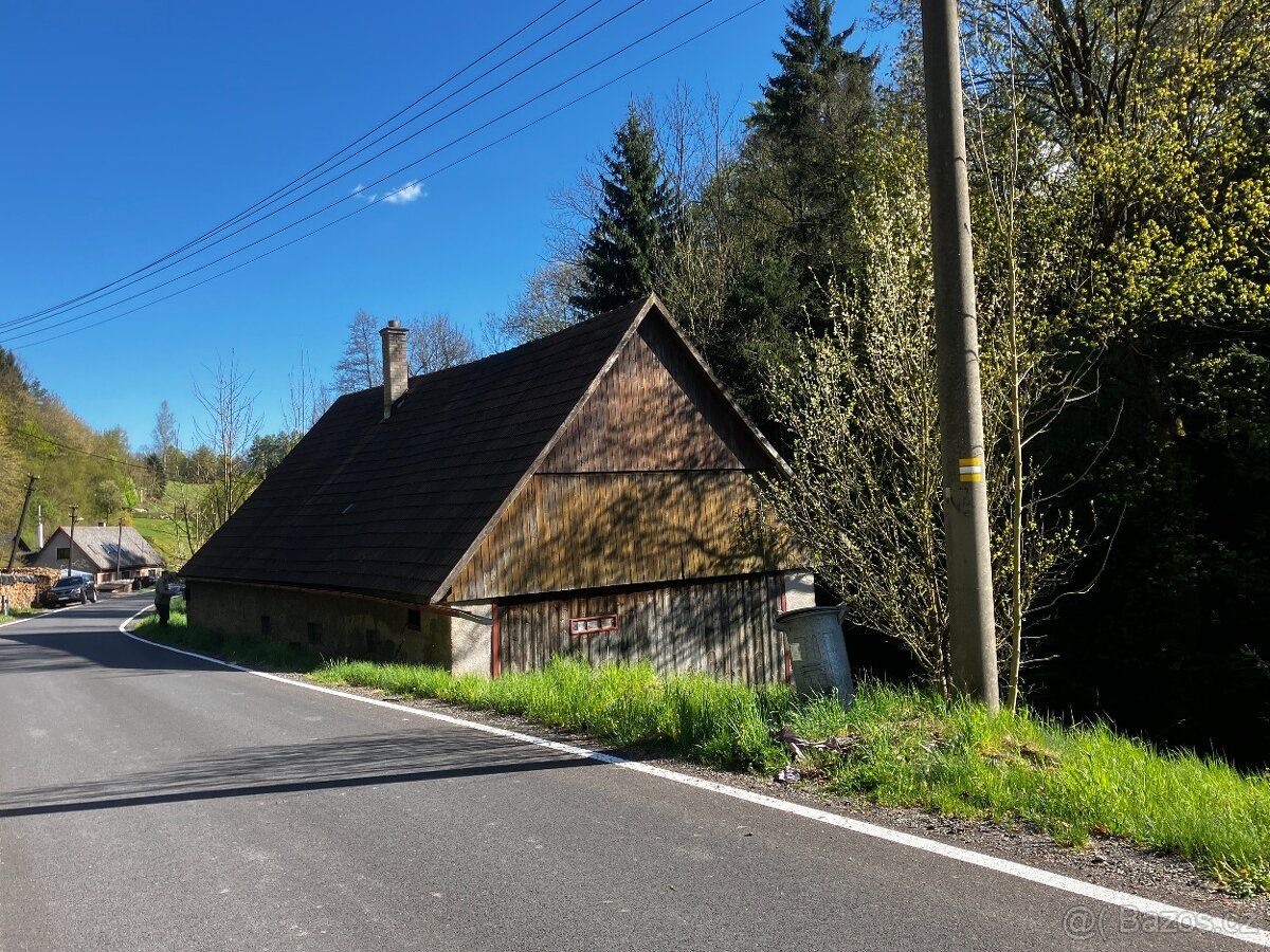 Nabízím k prodeji pozemek se stavbou domu v obci Rybná nad Z