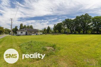 Venkovský klid, městská dostupnost a kompletní inženýrské sí