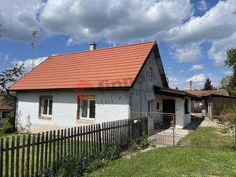 Nabízíme k pronájmu útulný dům 2+1 v malebné obci Strojetice