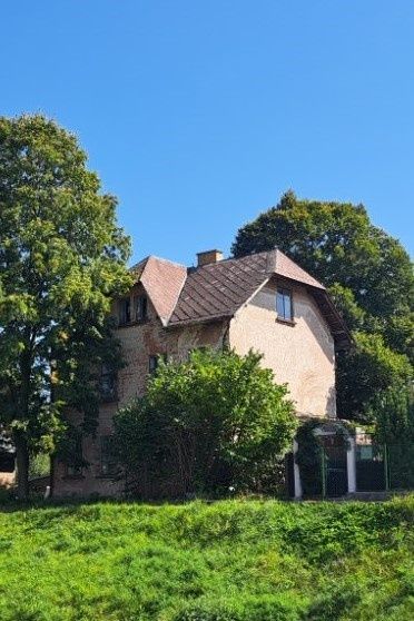 Nabízím Vám k prodeji rodinný dům s garáží o dispozici 5+1 s