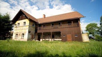 Nabízím Vám k prodeji rodinný dům s garáží o dispozici 5+1 s