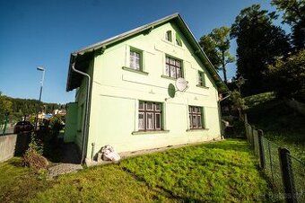 Nabízím Vám k prodeji rodinný dům s garáží o dispozici 5+1 s