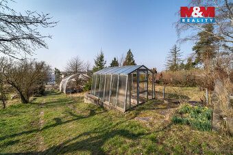 Nabízíme k prodeji zahradu o výměře 260 m² v klidné zahrádká