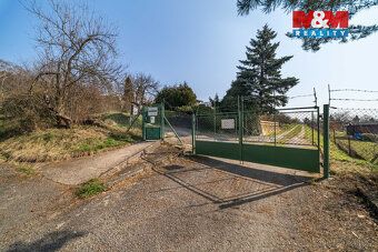 Nabízíme k prodeji zahradu o výměře 260 m² v klidné zahrádká