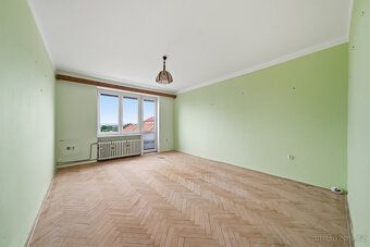 Představujeme Vám tento byt k prodeji v Dolanech. Byt se nac