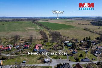 Nabízíme k prodeji cihlovou komerční nemovitost o užitné plo