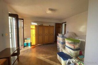 Prodej studia o velikosti 40 m2, nacházející se ve sníženém 