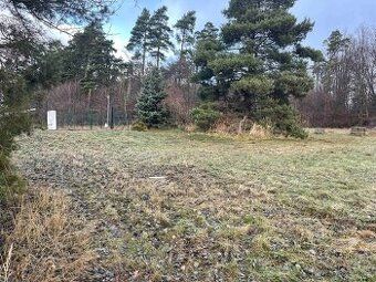 V katastrálním území Tisovec nabízím k prodeji soubor zemědě