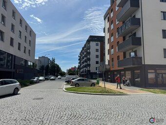 Ev.č. 00882 Nabízíme k pronájmu vyhrazené parkovací stání v 