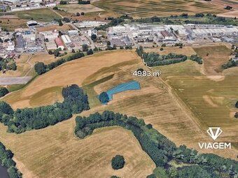 Nabízíme k prodeji stavební pozemek o výměře 694 m² ve Slati