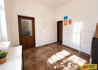 Ev.č. 5429B017 Nabízíme k pronájmu prostorný byt o dispozici
