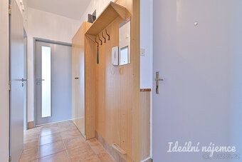 K dlouhodobému podnájmu nabízíme byt o dispozici 2+1 v klidn