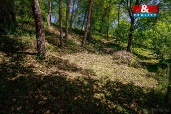 Prodej velkorysého stavebního pozemku o rozloze 2522 m2, nad