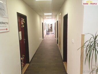 , exkluzivní pronájem kanceláře o výměře 35m² v centru Beneš