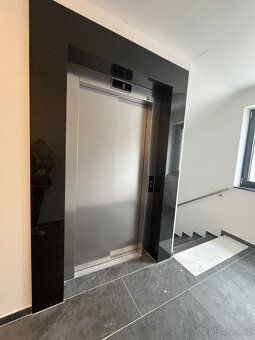 Dovolujeme si Vám nabídnout k pronájmu nadstandardní, prosvě