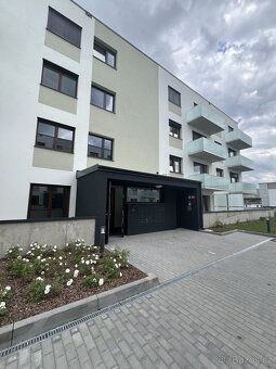 Dovolujeme si Vám nabídnout k pronájmu nadstandardní, prosvě