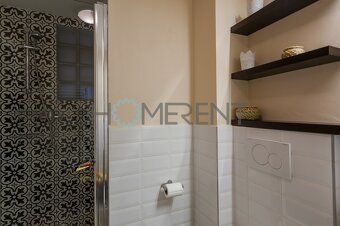 Nabízíme k pronájmu zařízený byt 1kk (35m²) v cihlovém domě 