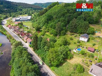 Nabízíme ke koupi slunný stavební pozemek 1 977 m² v obci Lí