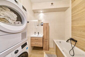 Nabízíme k prodeji byt 2+1 v OV o výměře 57,6m2 a podlahové 
