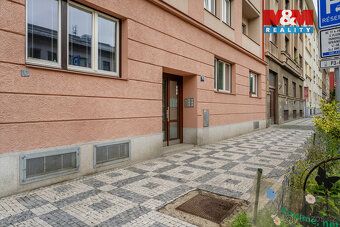 Nabízíme prostorný a světlý byt o dispozici 2+1 a celkové vý