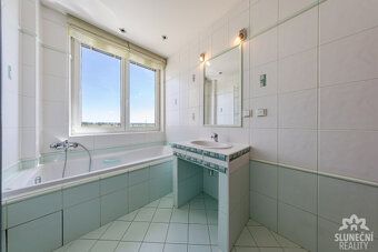 Nabízíme pronájem bytu o dispozici 3+kk s výměrou 83 m² v Po