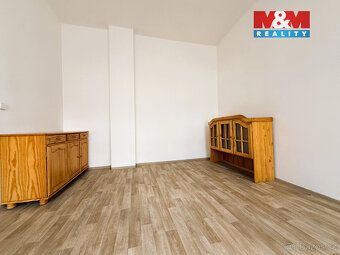 Nabízíme k pronájmu slunný a dispozičně skvěle řešený byt 3+