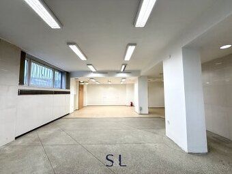 Nabízíme pronájem 2 kanceláří o velikosti 42 a 24 m² přímo v