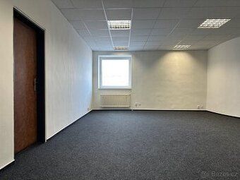 Nabízíme pronájem 2 kanceláří o velikosti 42 a 24 m² přímo v