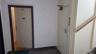 Prodej družstevního bytu 2+1 s balkónem, výtahem, komorou Os