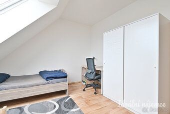 K dlouhodobému podnájmu nabízíme byt o dispozici 3+kk o výmě