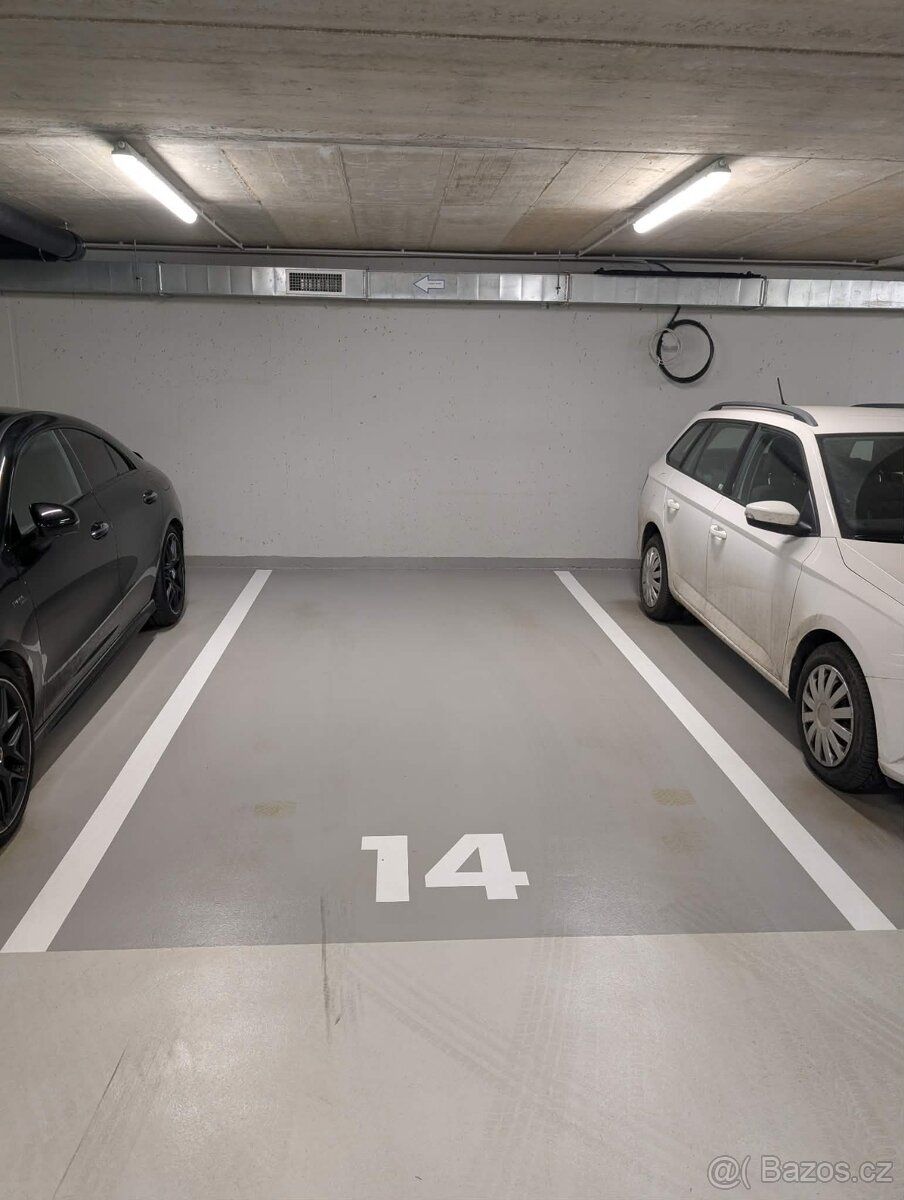 Pronajmu podzemní parkovací stání v Praze Vysočanech. Možnos