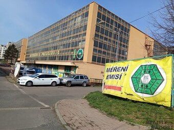 Pronajmu podzemní parkovací stání v Praze Vysočanech. Možnos