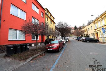 Jako vybraný zástupce majitele Vám nabízím k pronájmu prosto