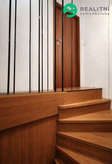 Rodinný dům 189 m² s bazénem, terasou, dvěma balkony a možno