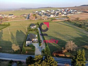 Nabízíme k prodeji stavební pozemek o výměře 782 m² v oblíbe
