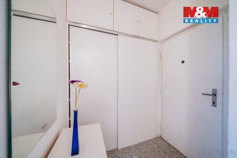 Nabízíme k prodeji světlý byt 2+1 v cihlovém domě v žádané l
