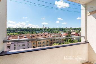 Nabízíme k podnájmu světlý a velmi příjemný byt o dispozici 