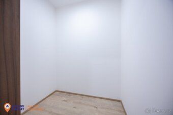 Pronájem bytu 2+kk s balkonem a komorou, 57,5 m² – moderní b