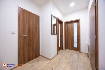 Pronájem bytu 2+kk s balkonem a komorou, 57,5 m² – moderní b