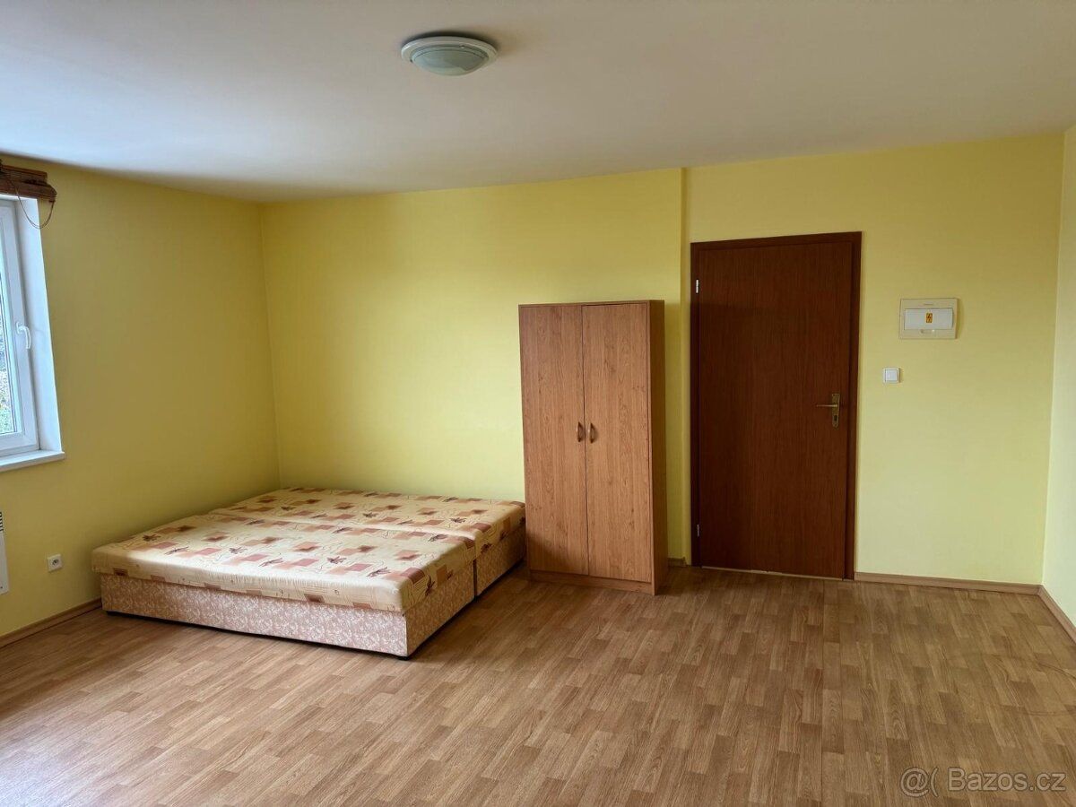 jsme majitelé minimální pronájem 1 rok nájemné Kč 9000 záloh