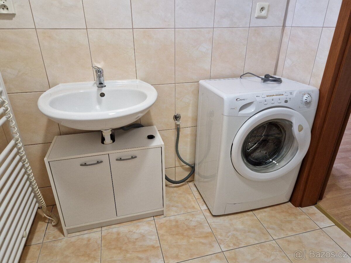 jsme majitelé minimální pronájem 1 rok nájemné Kč 9000 záloh